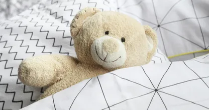 Zóveel procent van de volwassenen slaapt nog met een knuffel