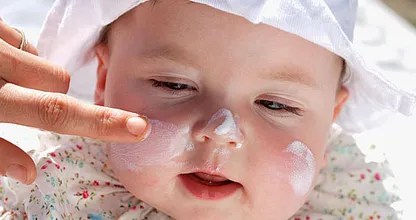 Weet jij hoeveel verschil er zit tussen factor 30 en factor 50? Echt bizar dit!