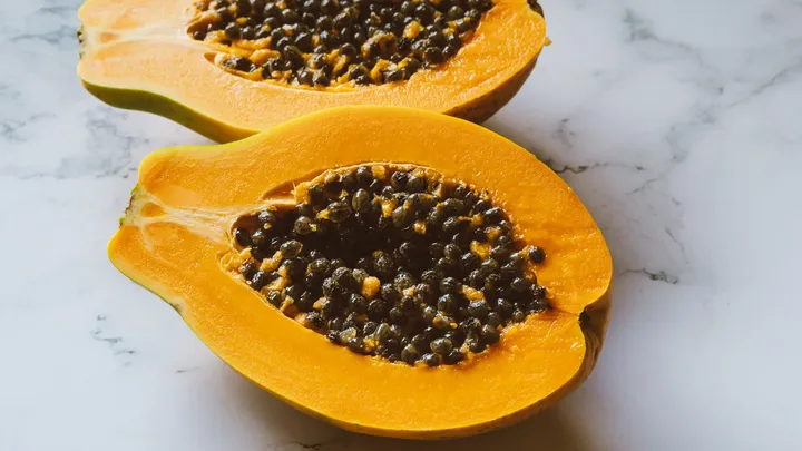 É por isso que você nunca deve armazenar esses alimentos na geladeira