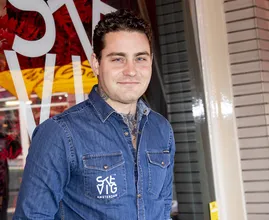 Douwe Bob weer samen met moeder van derde kindje: 'Als het aan mij ligt wel'