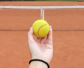 Huis op het oog? Dit is waarom je een tennisbal mee moet nemen naar de bezichtiging