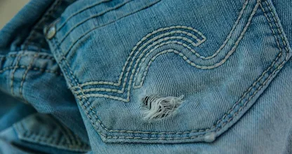 Huh: er bestaat een ‘blote billenbroek’ en we weten niet wat we ervan moeten vinden...