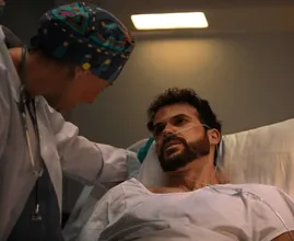 Tras media década en coma, un hombre despierta al oír al médico decir: "Lo siento"