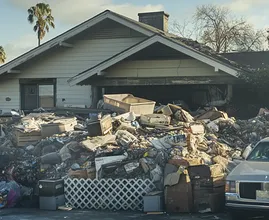 This 87-Year-Old Woman Has Not Cleaned Her House in 60+ Years – See the Photos