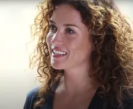 Katja Schuurman viert laatste zomerdag met baby Coco