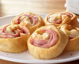 Diese Schinken-Käse-Schnecken sind ideal zum Teilen! (Nur wirst du das nicht wollen)