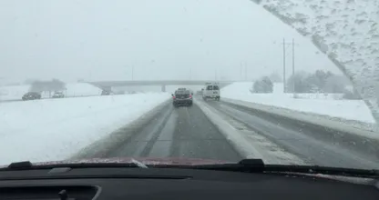 De weg op met gladheid en sneeuw? Dít moet je dan doen!