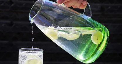 Overhydration is a thing: this is how your body tells you you're drinking too much water