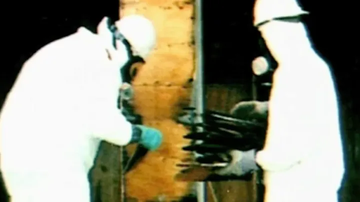 Boy Scout construit un réacteur nucléaire dans la cour et expose 40000 habitants aux radiations