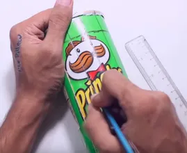 7 Dinge, die man mit leeren Pringles-Dosen machen kann!