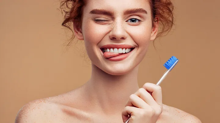 10 formas naturales de blanquear los dientes en casa