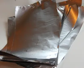 Cúbrete la cara con papel de aluminio y mira lo que sucede una hora más tarde. ¡Es increíble!