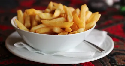Friet of patat? 5 feitjes over deze gefrituurde knakkers