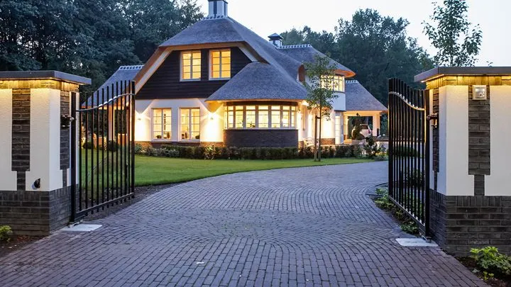 Wow! You won't believe your eyes when you see the inside of this beautiful house!