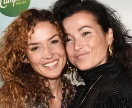 Birgit Schuurman deelt hilarische jeugdfoto met zus Katja