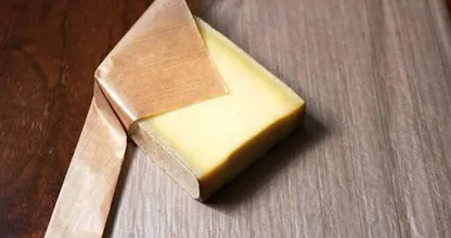 Mit diesen verblüffenden Tricks bleibt dein Käse viel länger frisch, würzig und schimmelfrei.