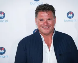 Wolter Kroes in het ziekenhuis na vervelende botbreuk