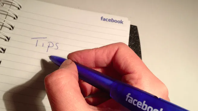 Bizar: naast onze vrienden op Facebook zijn er ook mensen die ons 'stiekem' volgen. Zó kom je hier achter!