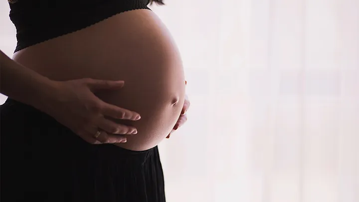Vrouw wil geen bezoek na bevalling: ‘Alleen mijn man en moeder’