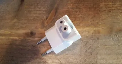 Waarschuwing: Heb je een Apple product met deze stekker (iPad, iPhone, iPod, iMac of Macbook)? Lees z.s.m. en deel mee!
