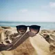 Nervige Kratzer auf der Sonnenbrille? Mit diesem einfachen Trick bist du sie direkt los!