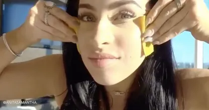 This woman rubs a banana peel over her hair and face every day and this is the amazing reason!