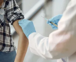 Dít zijn tot nu toe de bijwerkingen van het coronavaccin in Nederland 