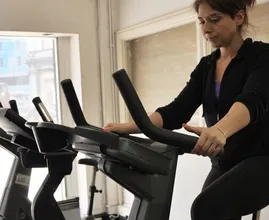Onderzoek toont aan: ‘Cardiotraining werkt net zo goed tegen Parkinson als medicatie’
