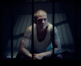 Video: André Hazes schittert als echte bad boy in zijn nieuwe clip