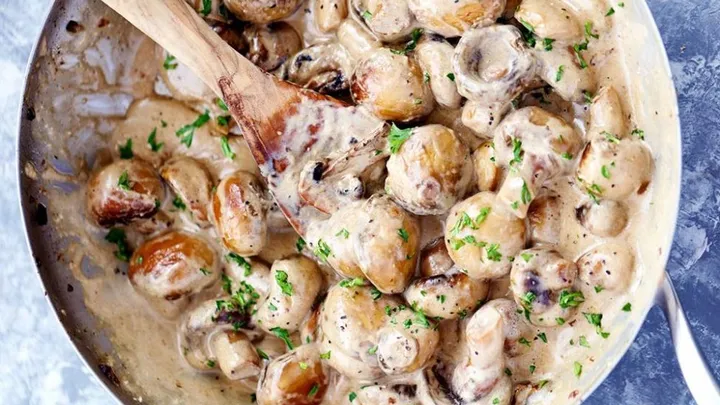 Köstlich: diese cremigen Champignons schmecken echt zu jedem Gericht lecker!