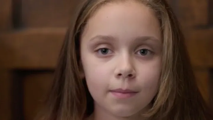 ¿Crees que estas dos chicas son de la misma familia? No creerás lo que son