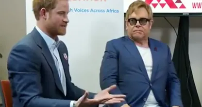 Elton John neemt het op voor prins Harry en Meghan Markle