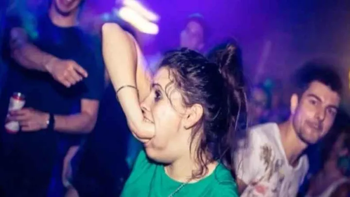 43 Śmieszne Momenty w Klubie Nocnym, Których Nie Wierzysz, Że Zostały Uchwycone na Kamerze!