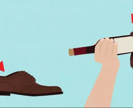 Geen kurkentrekker bij de hand? Zo ontkurk je je fles wijn met een schoen