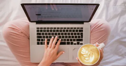 Wat is beter: je laptop dichtklappen of uitzetten?