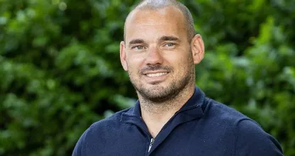 Wesley Sneijder geschorst na uitschelden scheidsrechter