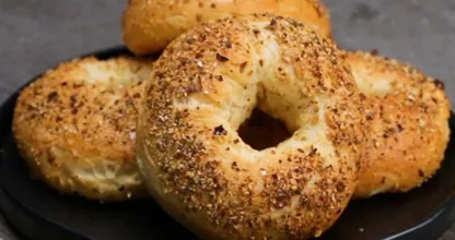 So machst du die leckersten Bagels mit nur 3 (!) Zutaten selbst!