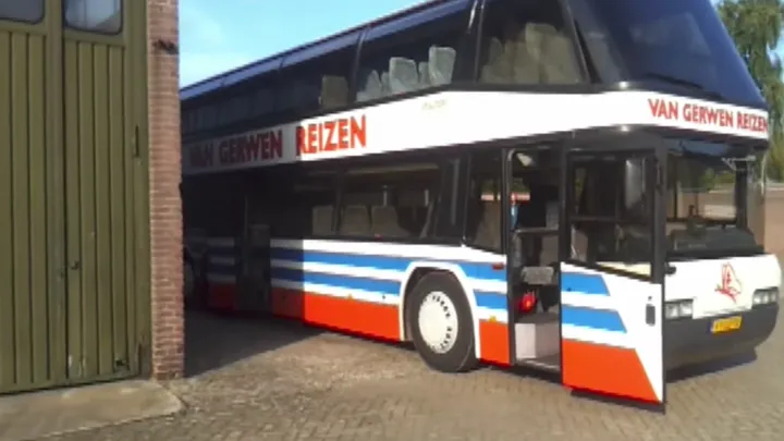 Ein alter Bus kann in etwas so Tolles verwandelt werden! Sieh dir das Ergebnis an