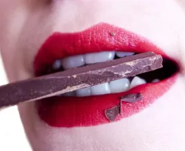 Sore throat? Forget about cough drops and honey: eat some chocolate