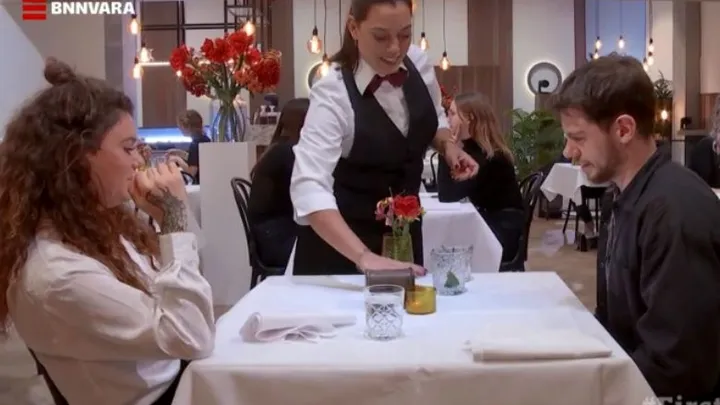 Meest gênante betaalmoment in First Dates ooit: ‘Ik vind splitten walgelijk’