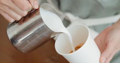 Handig: zó zorg je ervoor dat je melk nooit meer overkookt