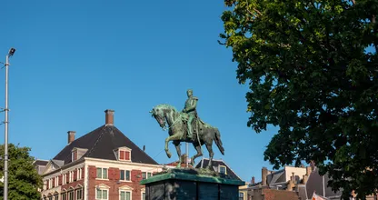 Dit zat er in de 99 jaar oude gevonden tijdscapsule in Den Haag