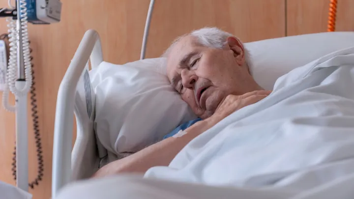 Dying grandpa teaches selfish granddaughter, who refused to take care of him, a lesson