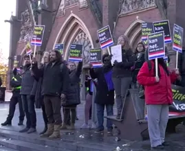 Actiegroep Kick Out Zwarte Piet demonstreert deze maand in 12 steden