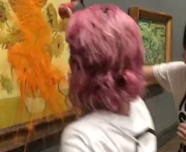 Zonnebloemen van Van Gogh besmeurd met soep