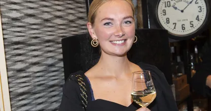 Maxime Meiland krijgt steun na hevige kritiek op foto met wijn