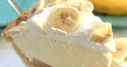Este pie de banano cremoso y suave es tan delicioso y está listo en minutos