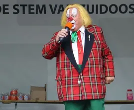 Gezondheid clown Bassie achteruit: ‘We vragen ons af hoe lang hij dit nog volhoudt’