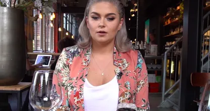 Zou DIT 'm worden? Roxeanne Hazes in een schitterende trouwjurk!