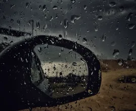 Pas op voor de zware storm die vanmiddag over Nederland en België raast